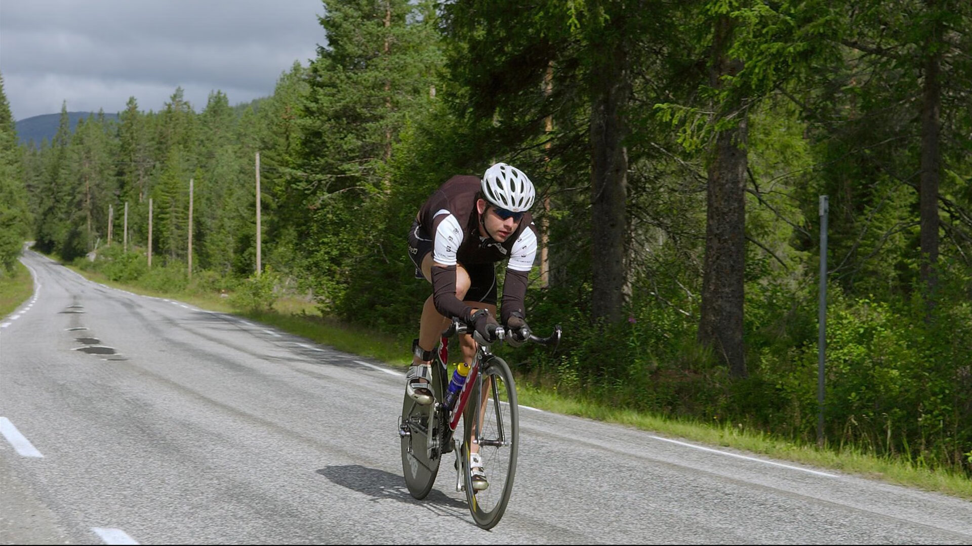 福登的跑动与传球使球队进攻节奏更具多样性，福登 速度
